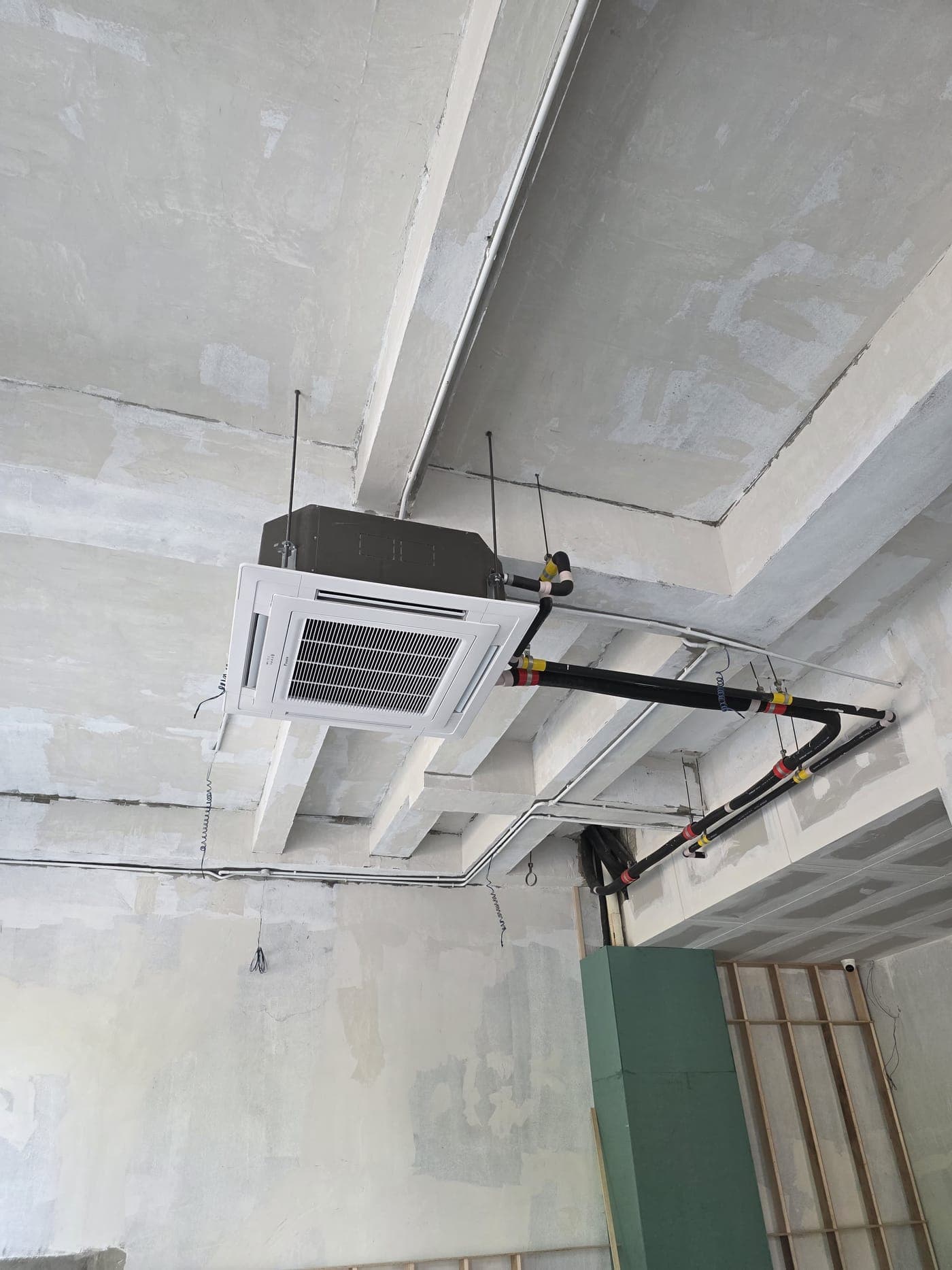 Proyek instalasi AC PT. Genba Inti Solusindo — foto 1